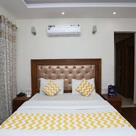 Oyo 14482 Live Inn Gurgaon Exterior photo