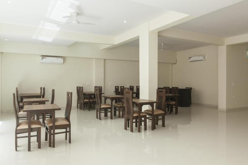 Oyo 14482 Live Inn Gurgaon Exterior photo