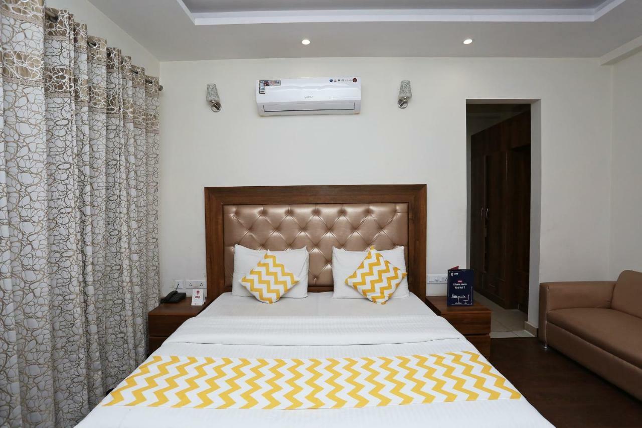 Oyo 14482 Live Inn Gurgaon Exterior photo