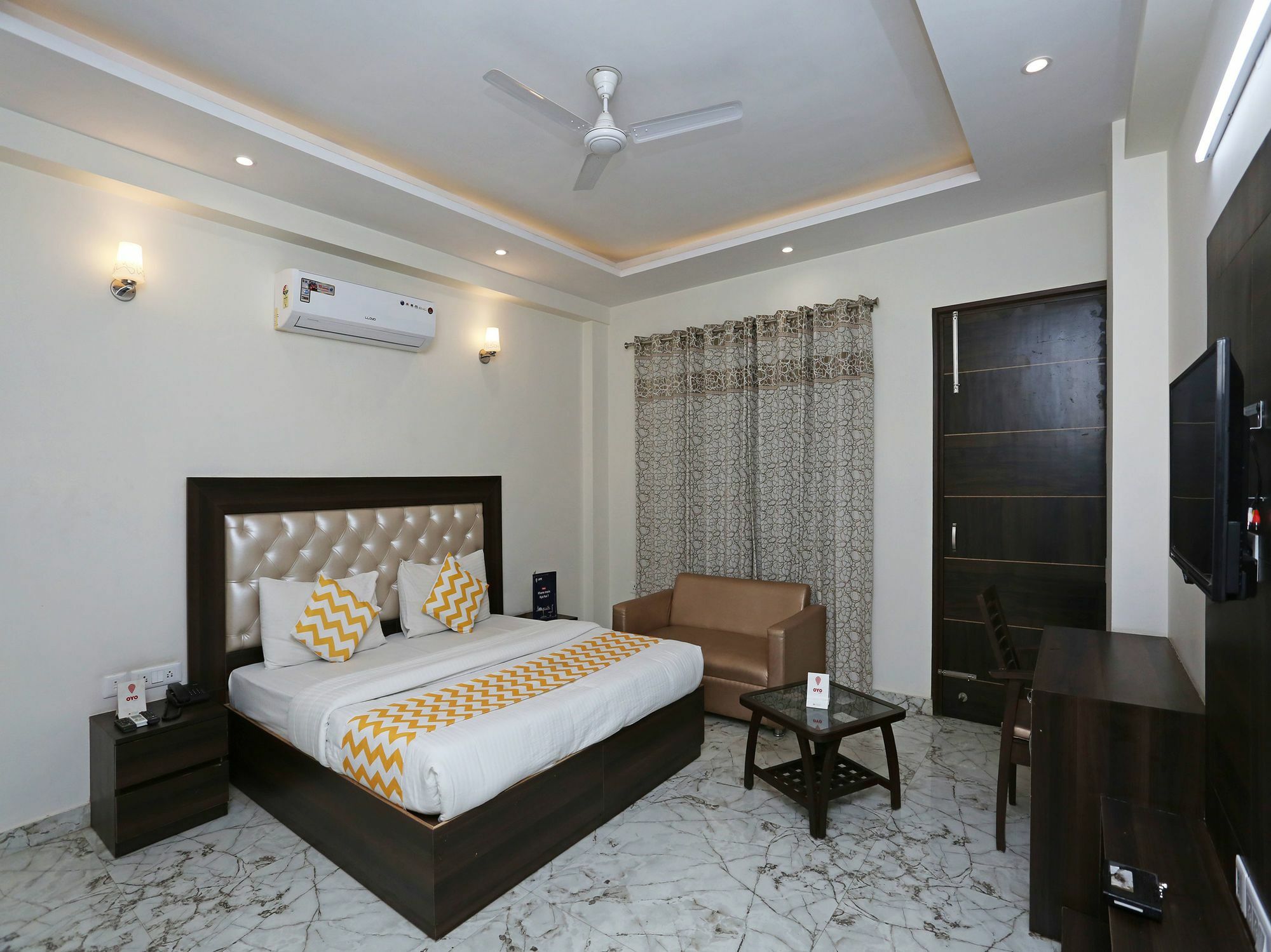 Oyo 14482 Live Inn Gurgaon Exterior photo