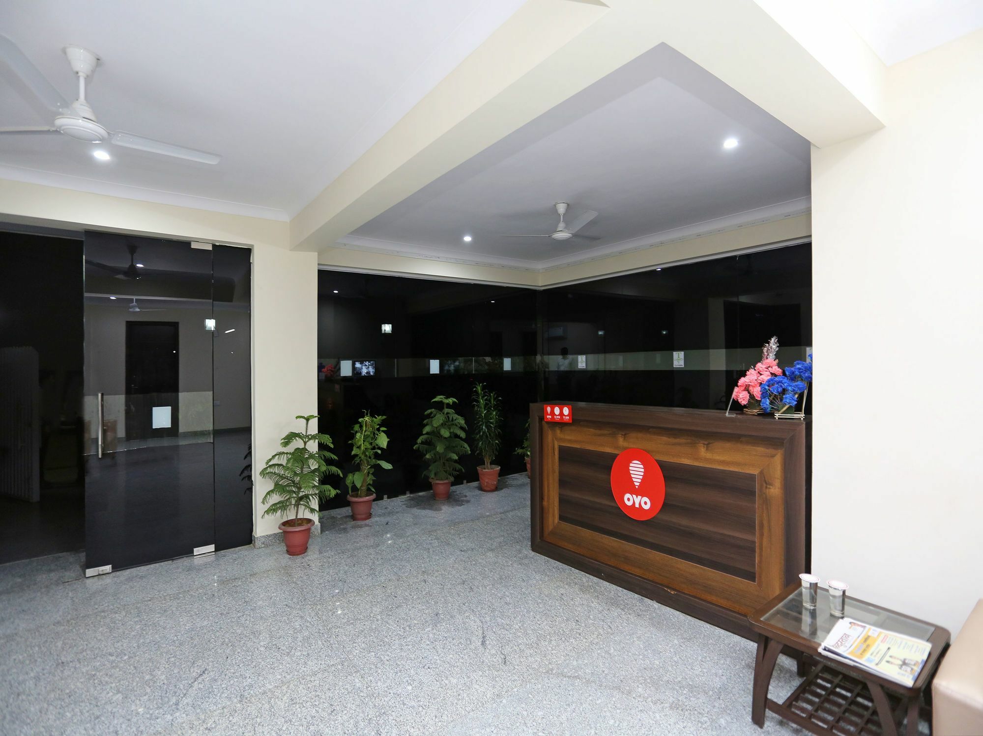 Oyo 14482 Live Inn Gurgaon Exterior photo