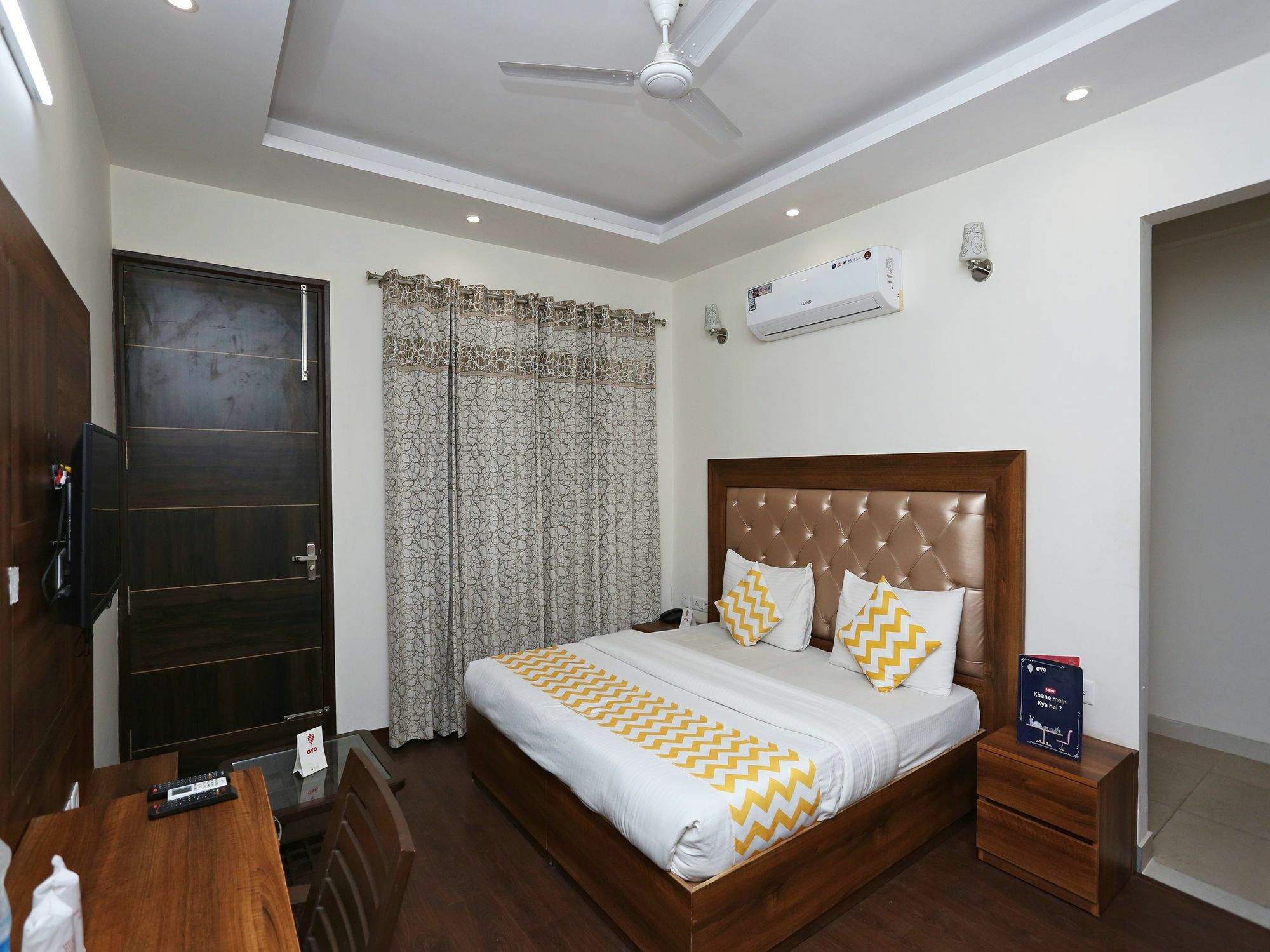 Oyo 14482 Live Inn Gurgaon Exterior photo