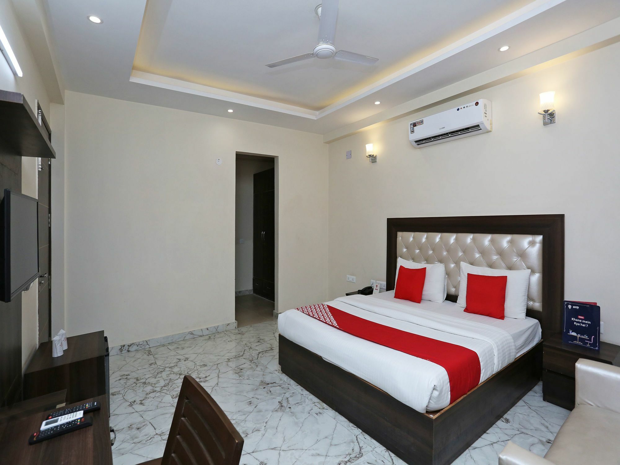 Oyo 14482 Live Inn Gurgaon Exterior photo