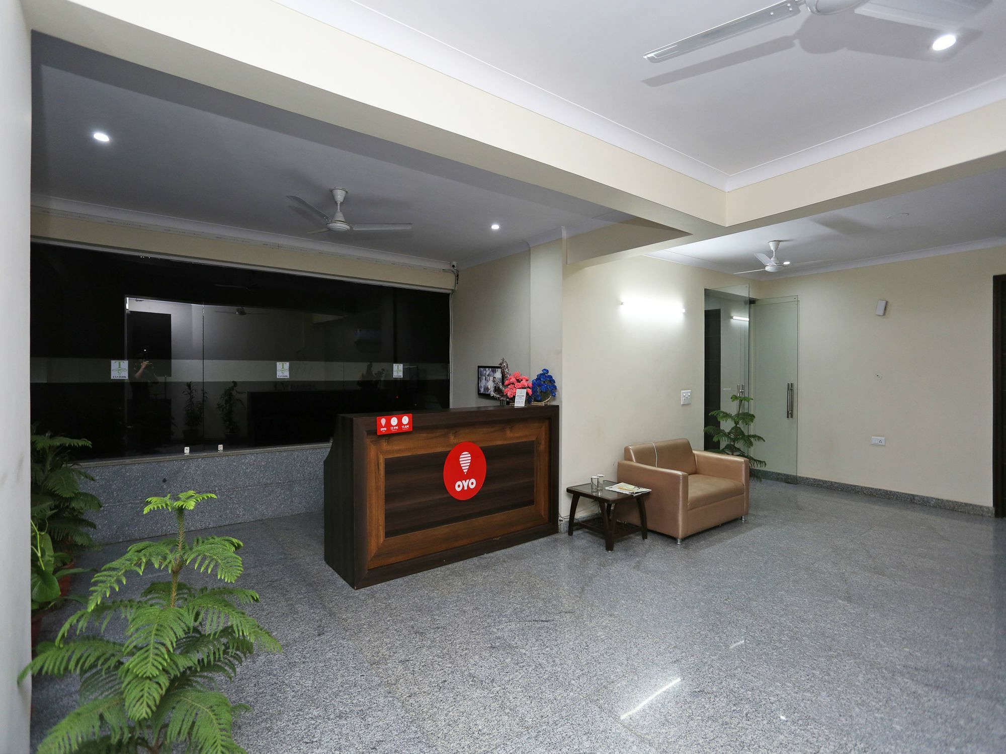 Oyo 14482 Live Inn Gurgaon Exterior photo